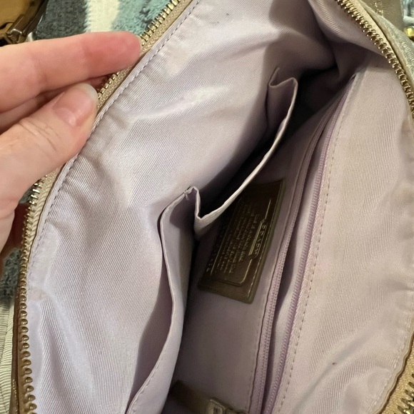 Coach Lurex New York Script Holiday Limited Edition Hobo F17472 - Picture 11 of 14